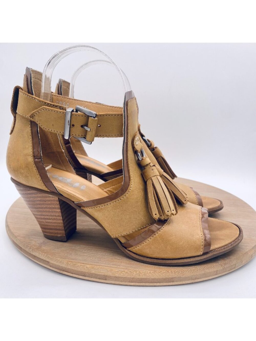 Fidji Shoes Womens 8.5 38.5 Beige Leather Stacked Heels Peep Tasseled Boho